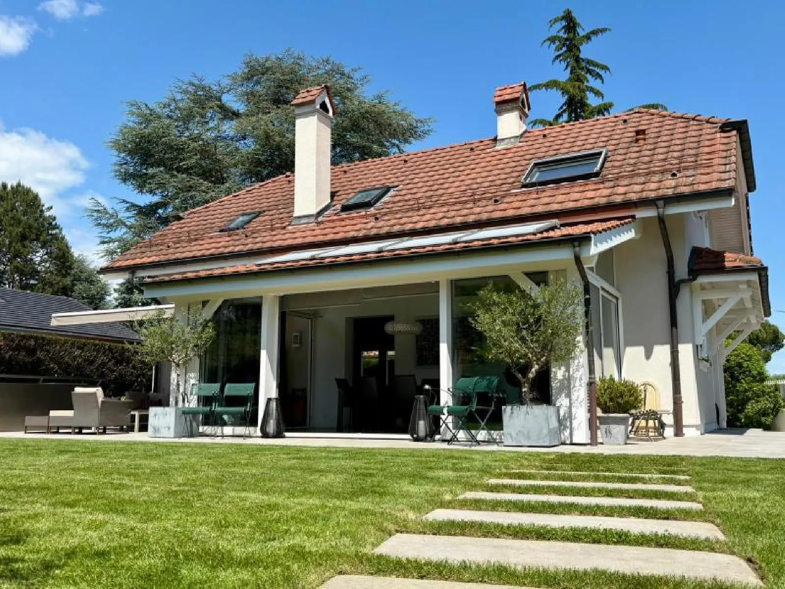 Villa 8 pièces dans le canton de Genève — photo 1
